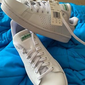 Men’s shoes sz 8.5... new